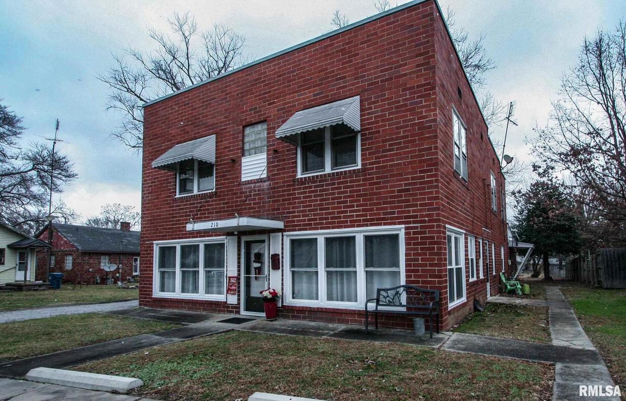 210 Conger Ave., Carmi, IL 62821