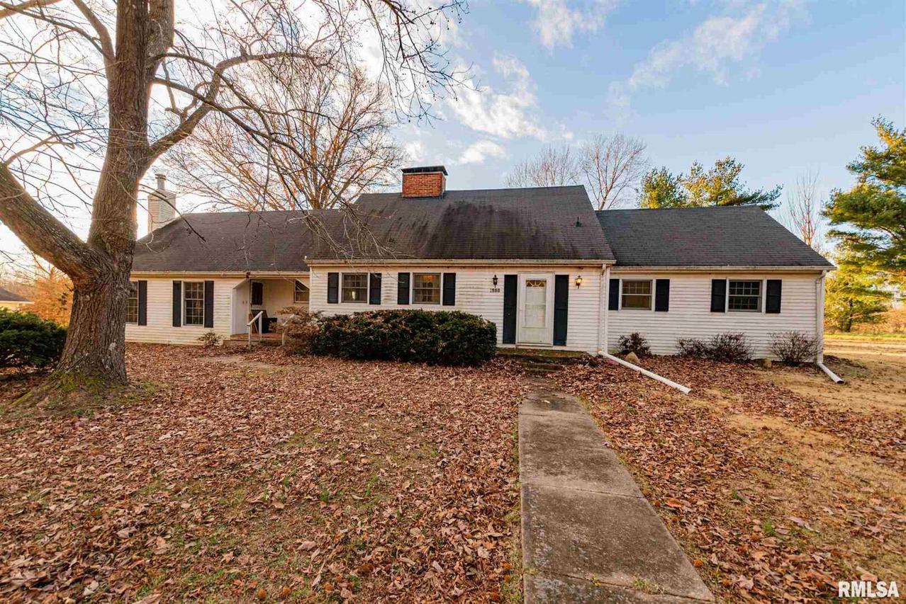 1989 N County Line Rd., Carbondale, IL 62901