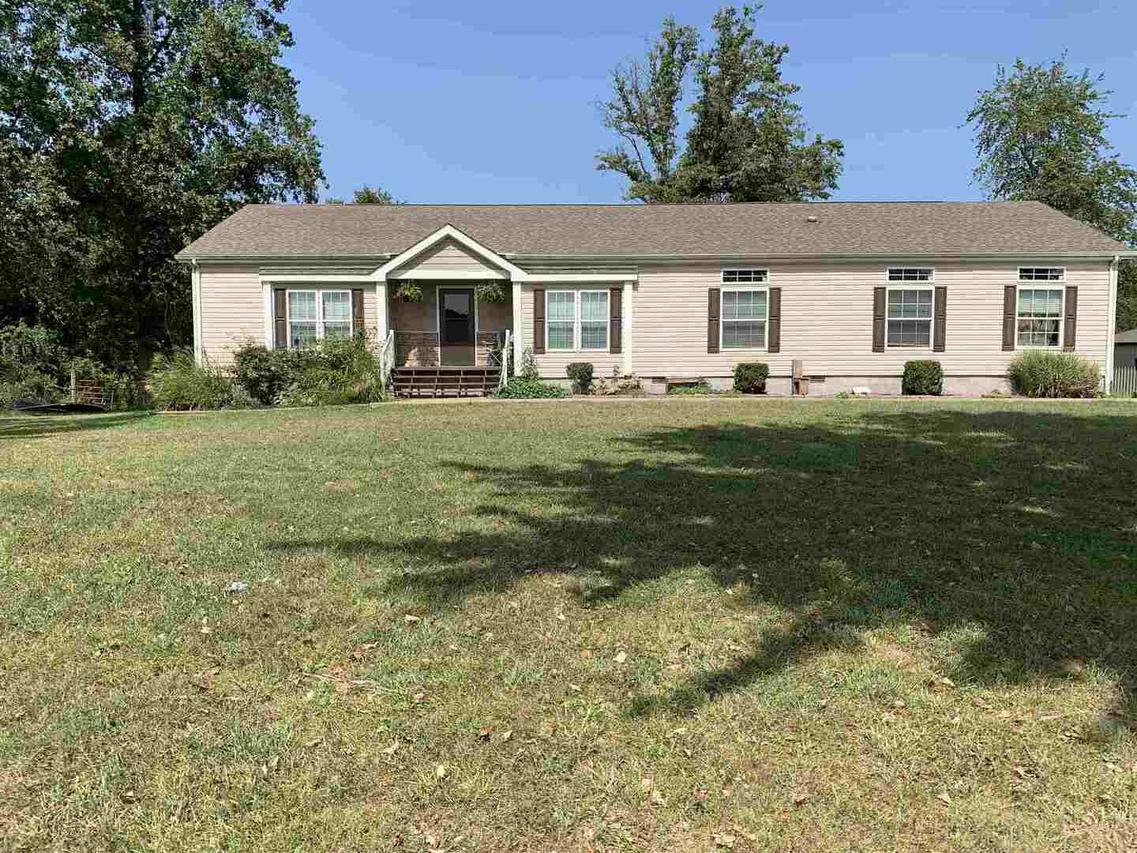 20433 Number 9 Blacktop, Thompsonville, IL 62890