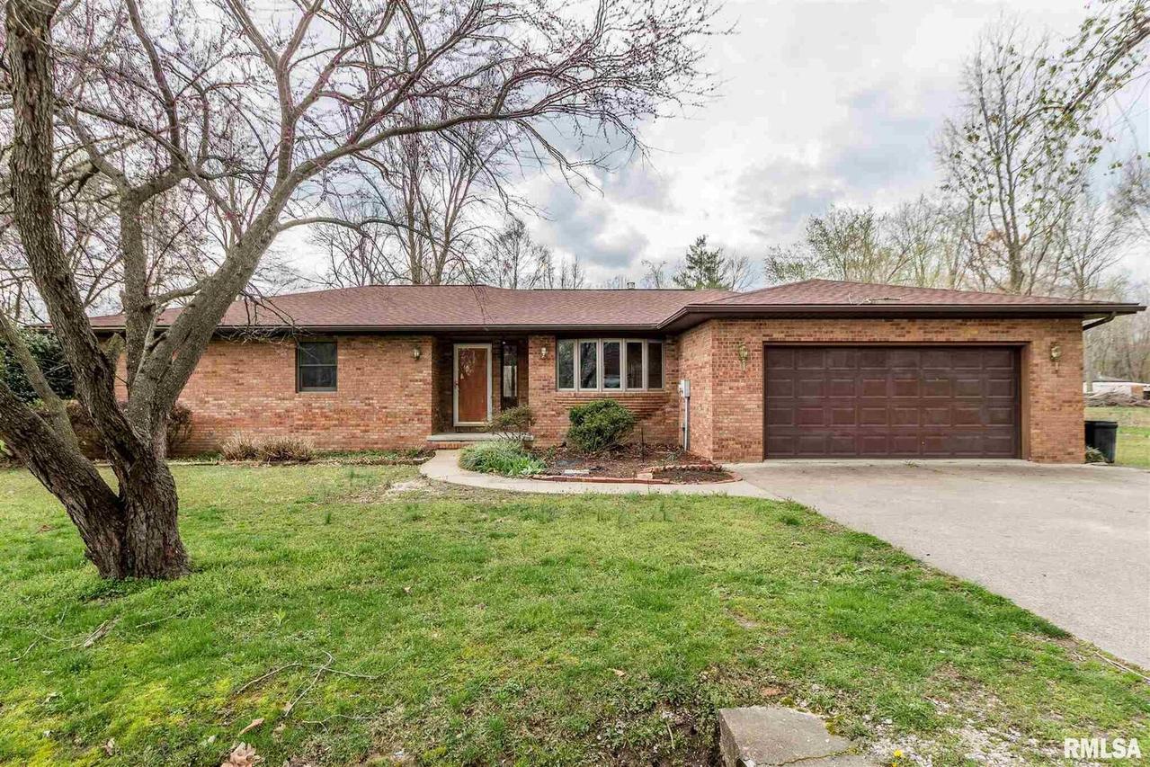 808 W Jones St., West Frankfort, IL 62896