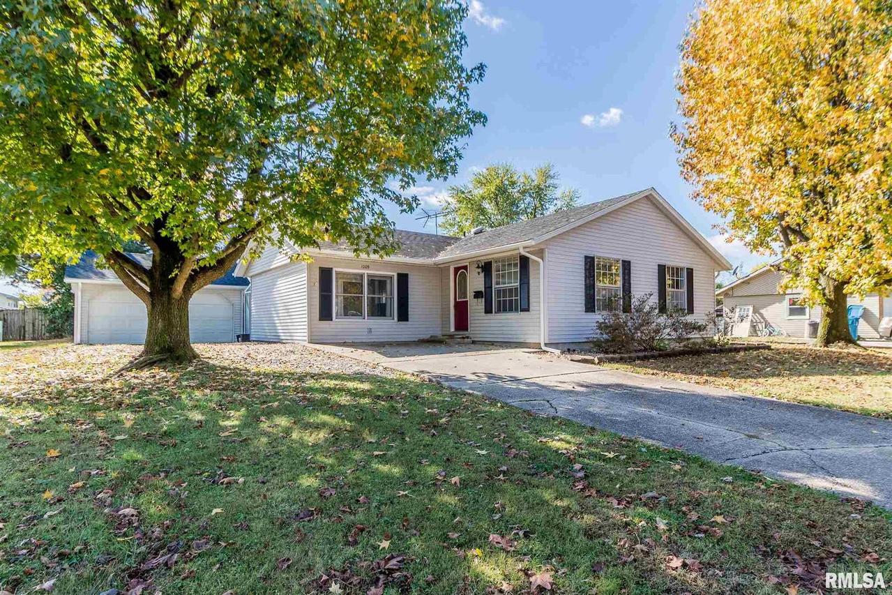 1209 Lincoln Dr., Marion, IL 62959