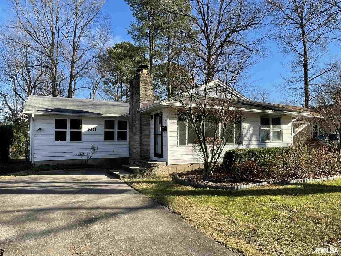 801 S Johnson St., Carbondale, IL 62901