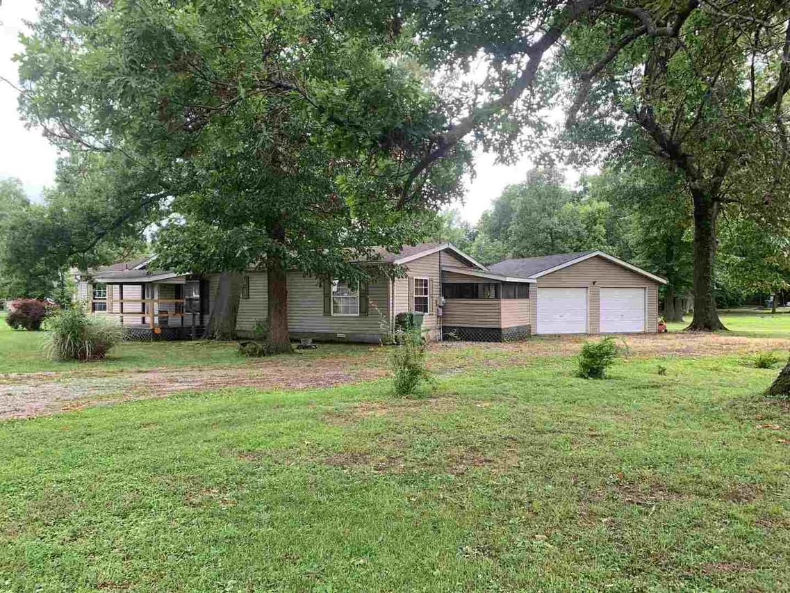 605 W 17th St., Johnston City, IL 62951