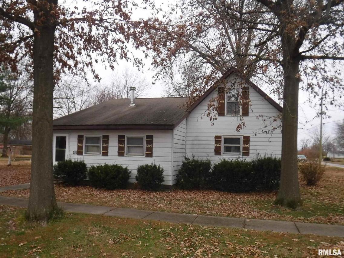 415 N Merritt St., Odin, IL 62870