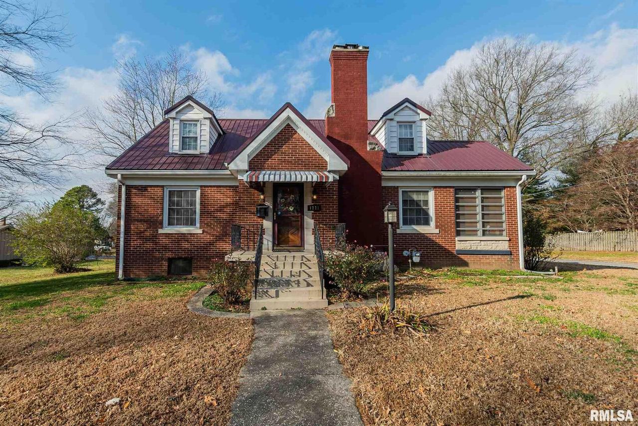 1221 Organ St., Eldorado, IL 62930