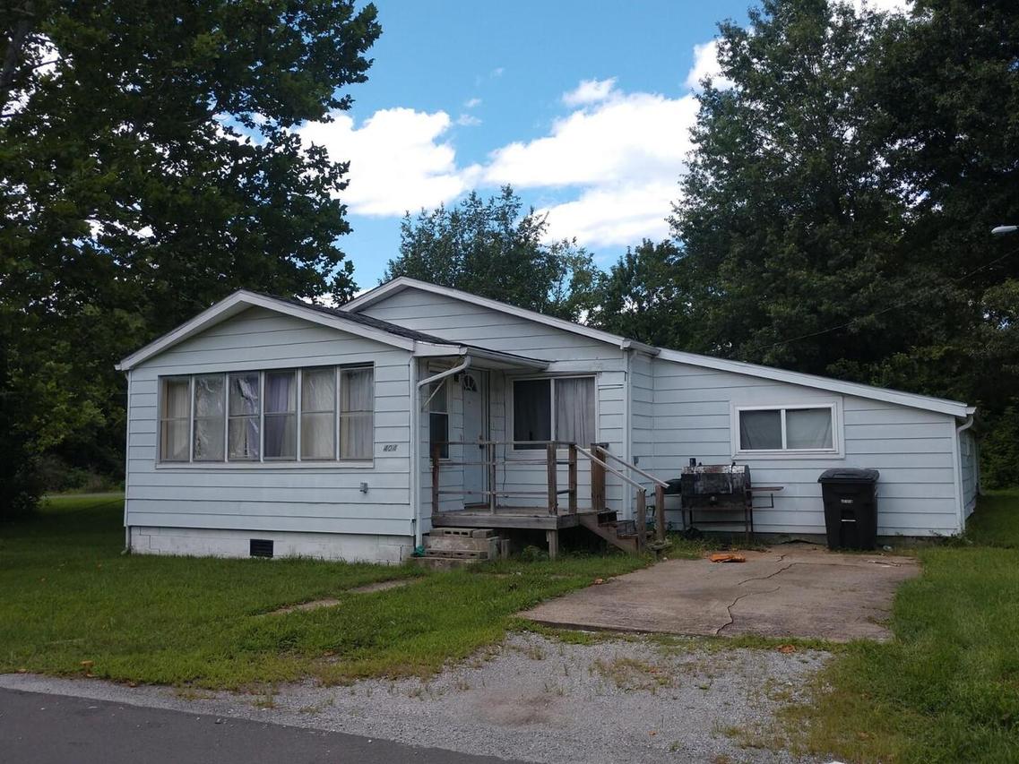 404 E Burke St., Carbondale, IL 62901