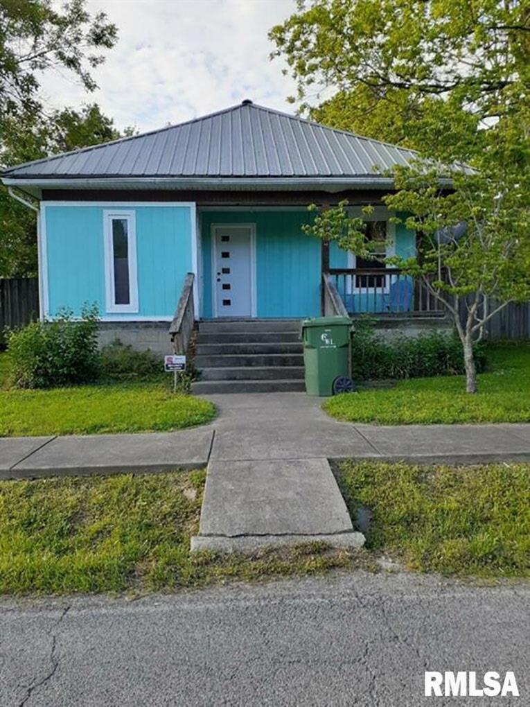 804 W 9th St., Johnston City, IL 62951