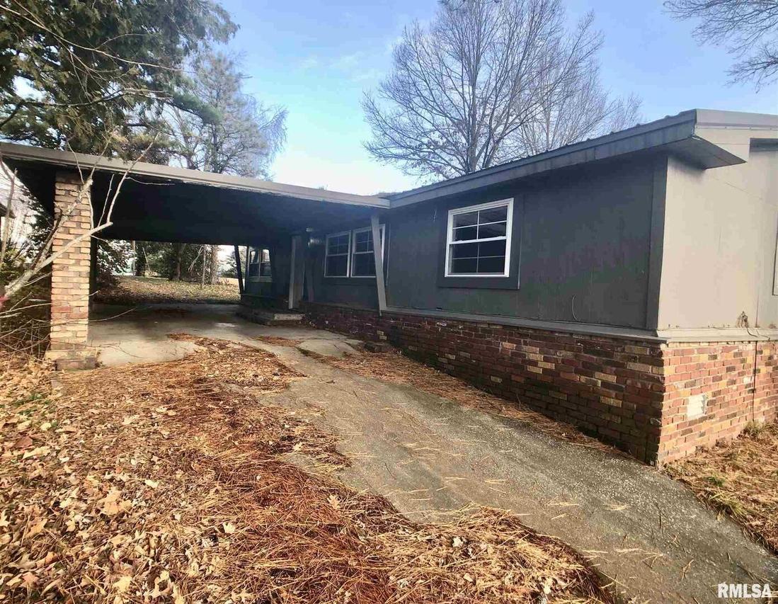 512 & 512B E Church St., Harrisburg, IL 62946