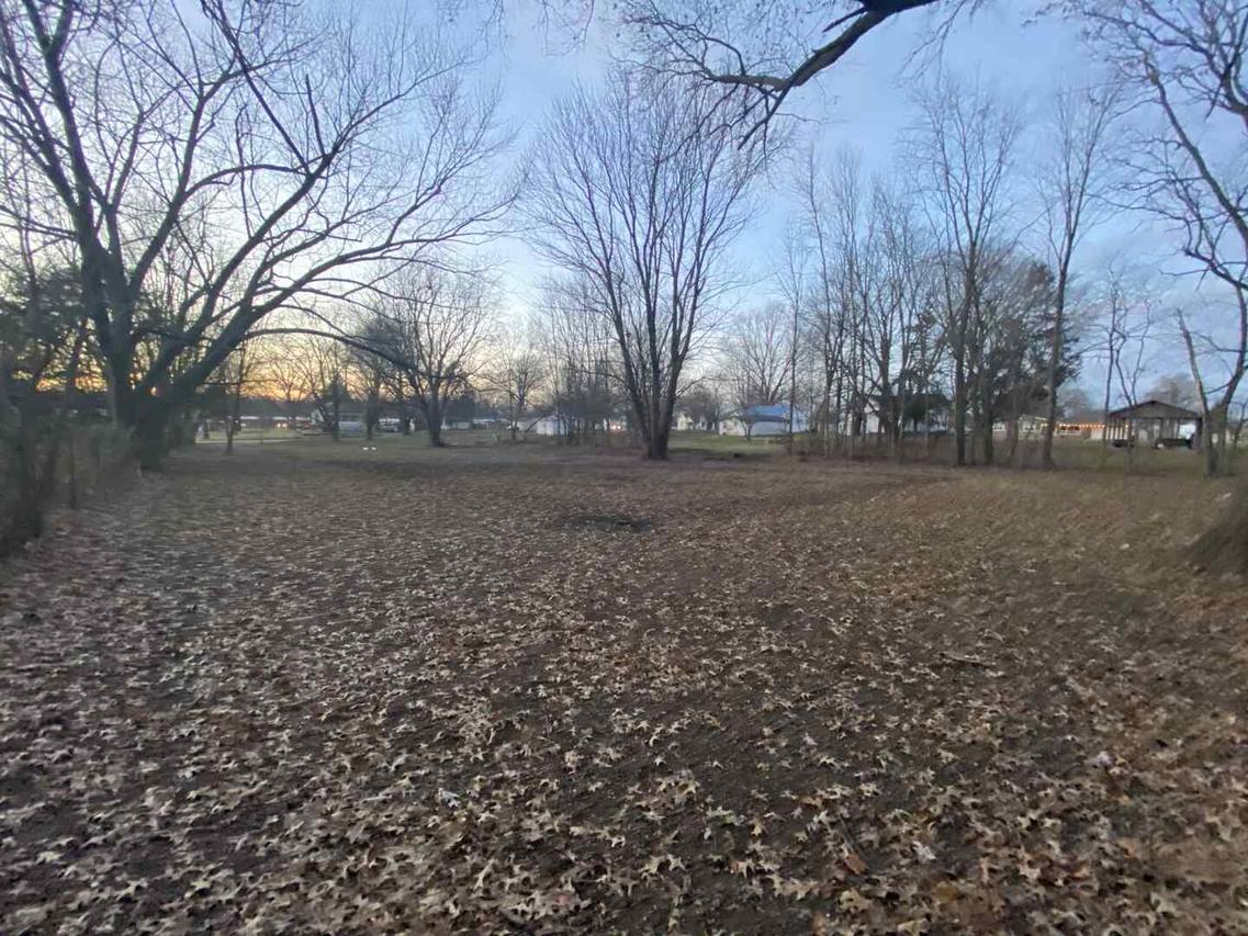 203 E 5th St., Kinmundy, IL 62854