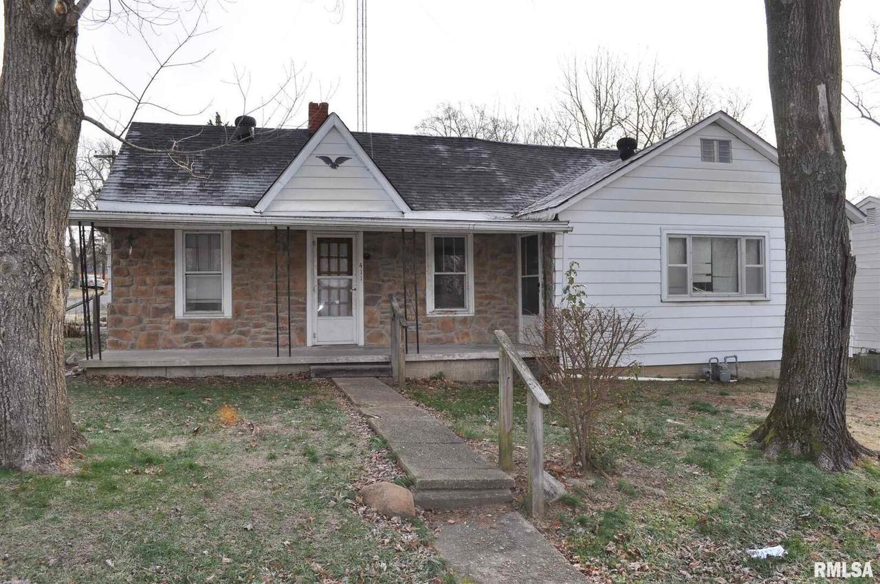 411 N Hickory St., Mcleansboro, IL 62859