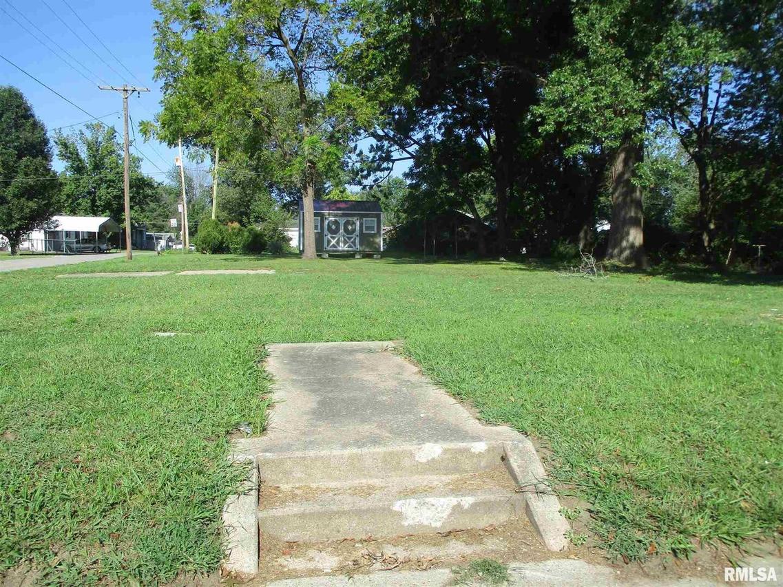 701 N Mcleansboro St., Benton, IL