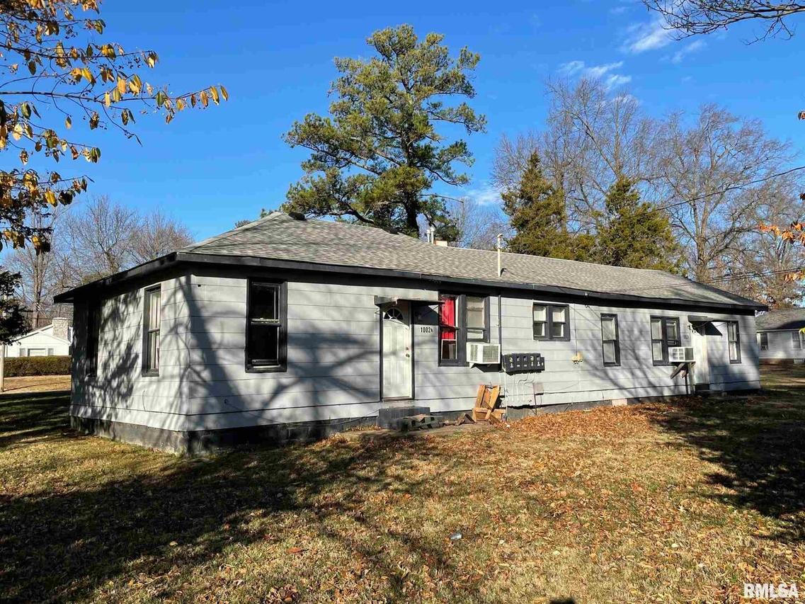 1002 W Grand Ave., Carbondale, IL 62901