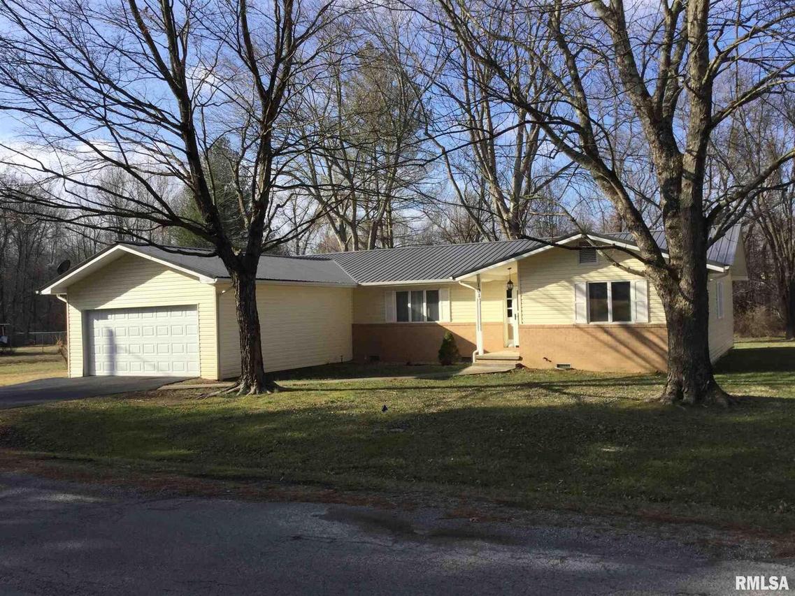 104 Thomas Dr., Cobden, IL 62920