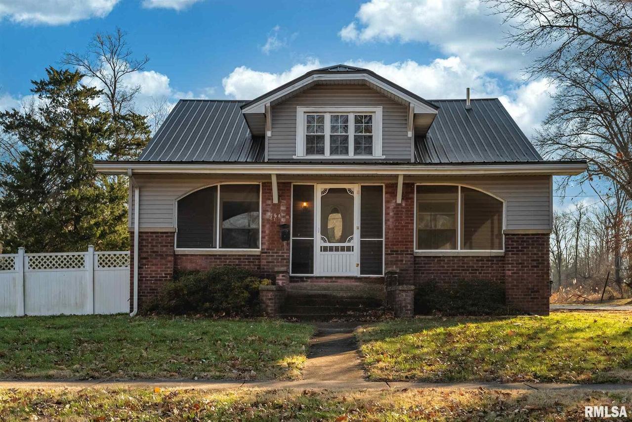 311 Elles Ave., Carterville, IL 62918