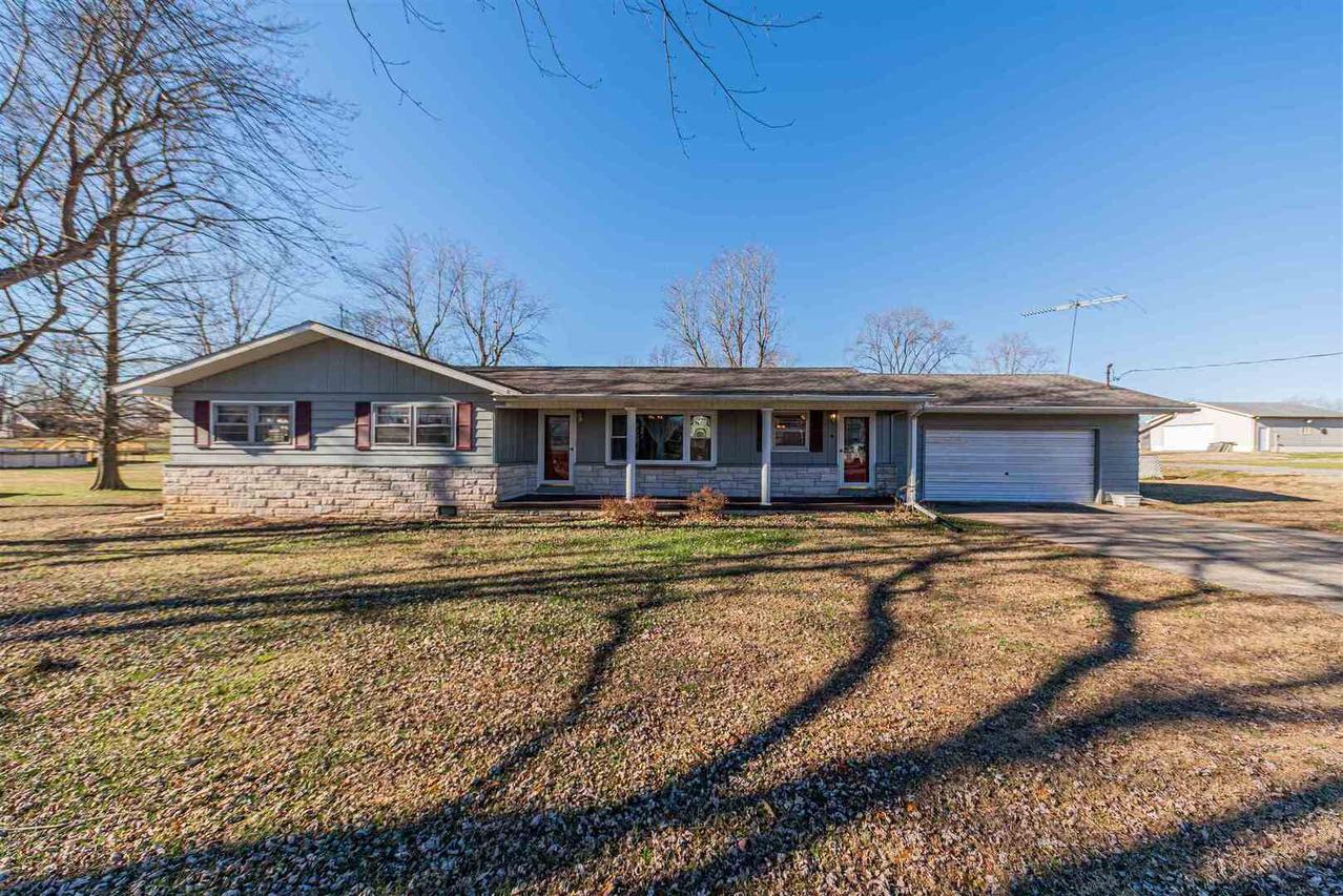 629 Friend St., Carrier Mills, IL 62917