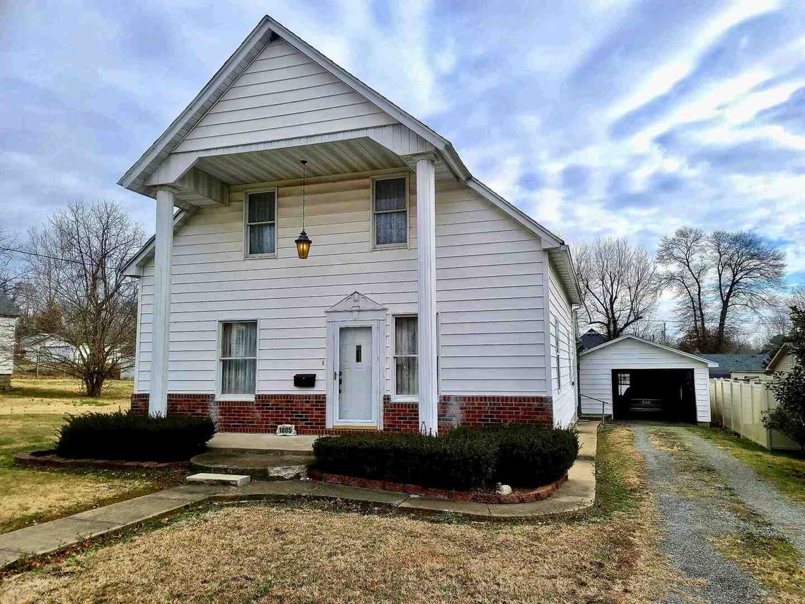 1005 Gent Ave., Johnston City, IL 62951