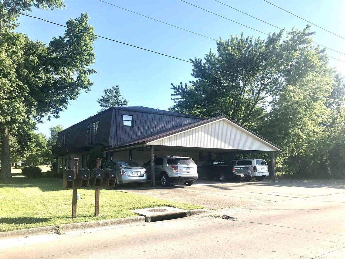 416 E Clark Tr., Herrin, IL 62948