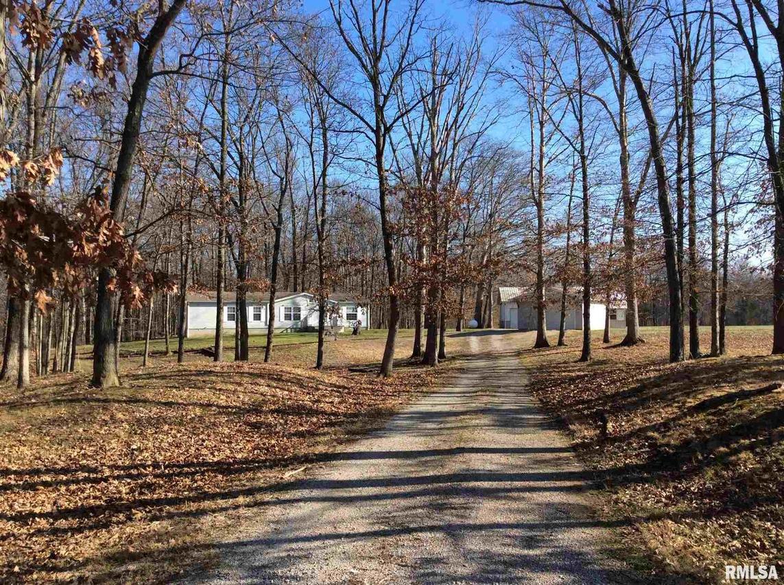 16134 N Hickory Ln., Woodlawn, IL 62898