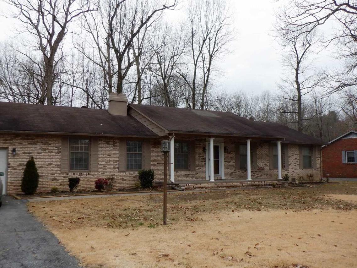 9 White Oak Ln., Metropolis, IL 62960