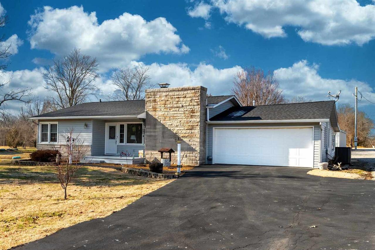 17611 N Route 37 Hwy., Johnston City, IL 62951