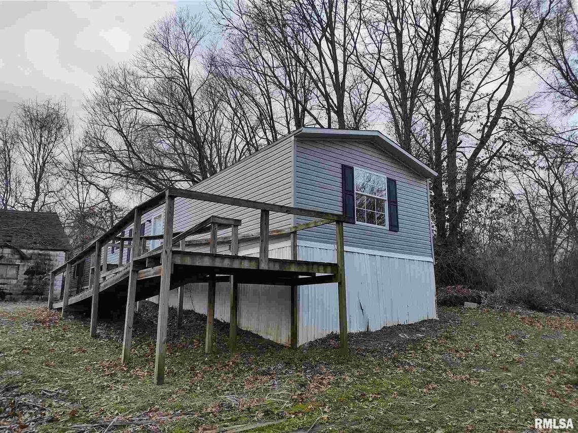 702 N Summit St., Carmi, IL