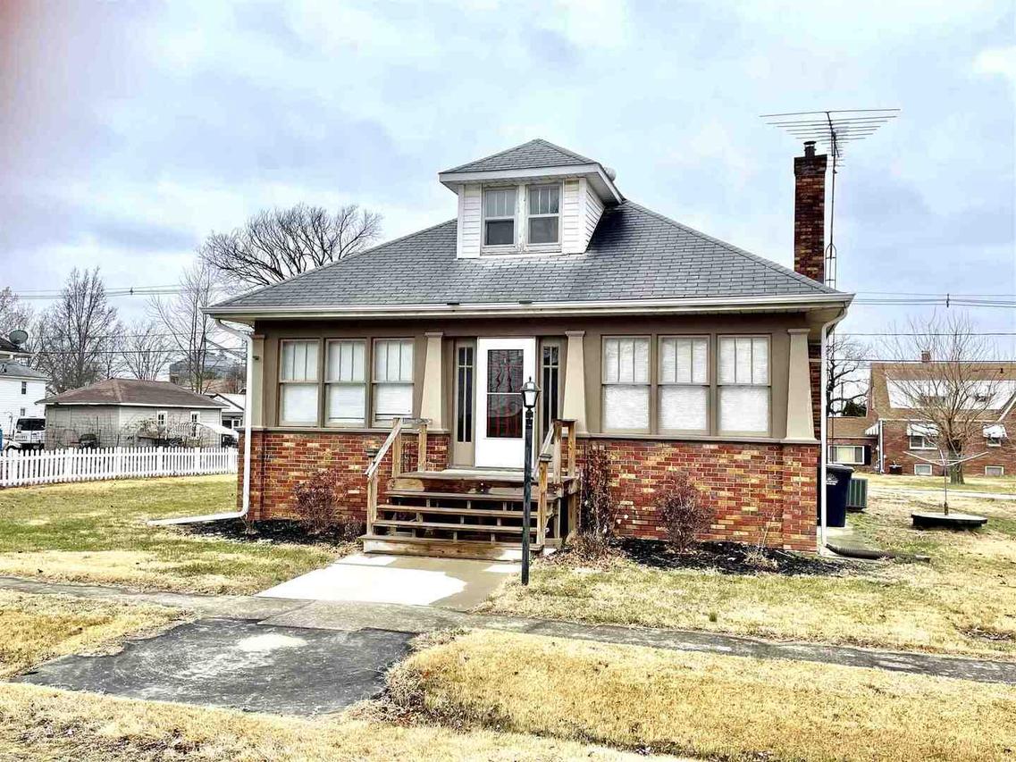 104 S 4th St., Irvington, IL 62848