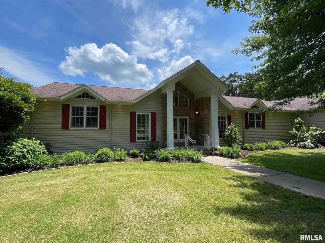 197 Bakers Fairway Ln., Makanda, IL 62958