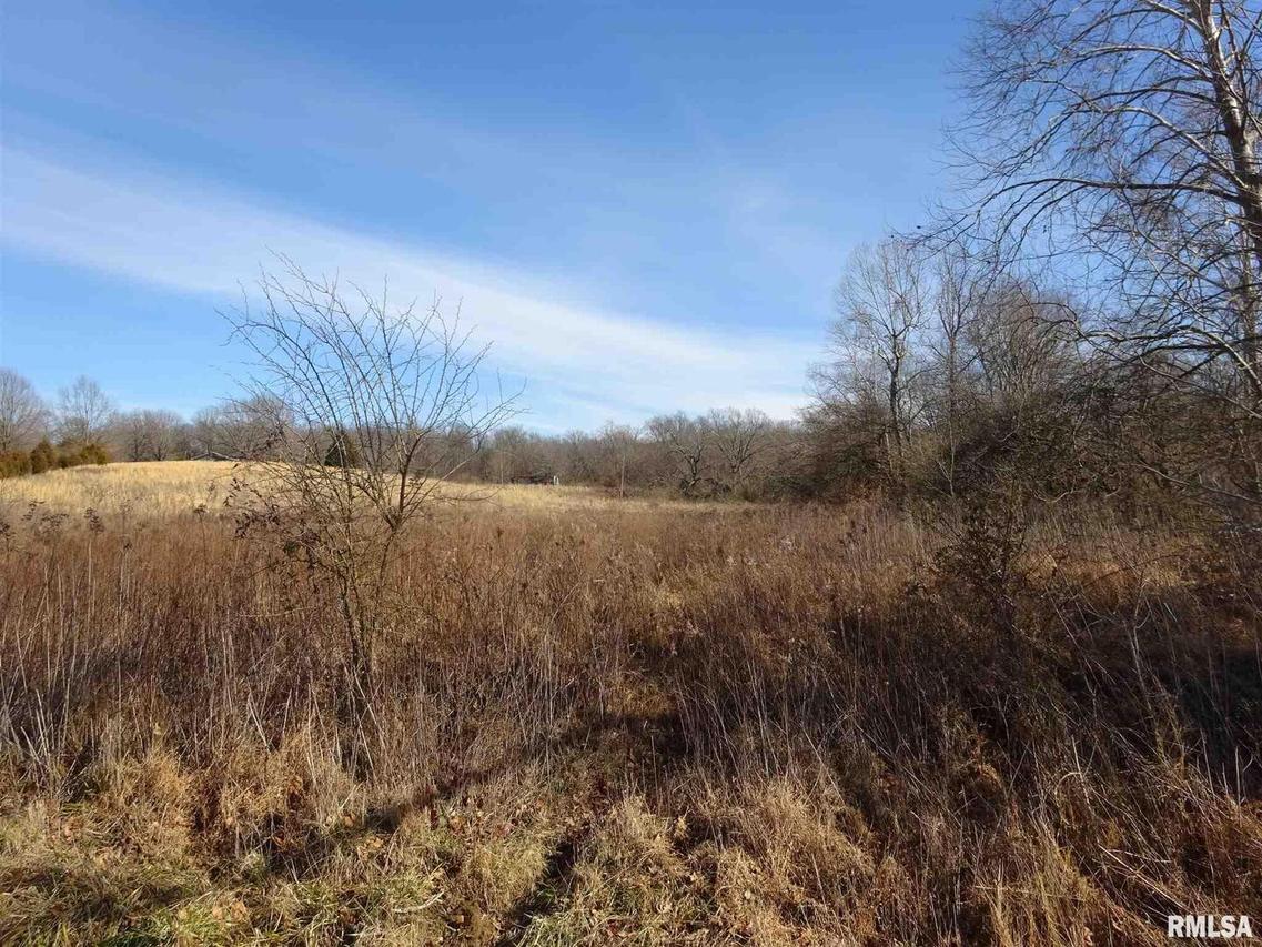 823 Deneal Rd., Harrisburg, IL 62946