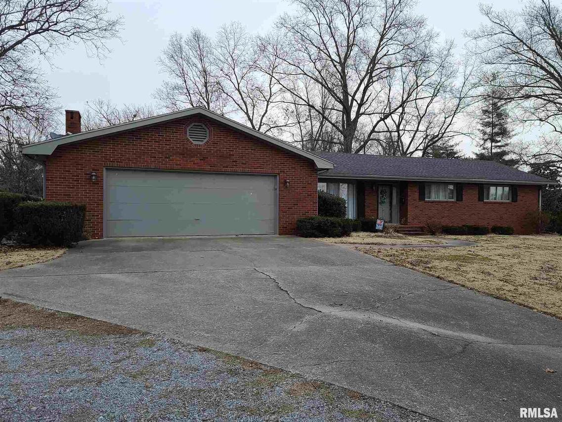 2508 1st St., Eldorado, IL 62930