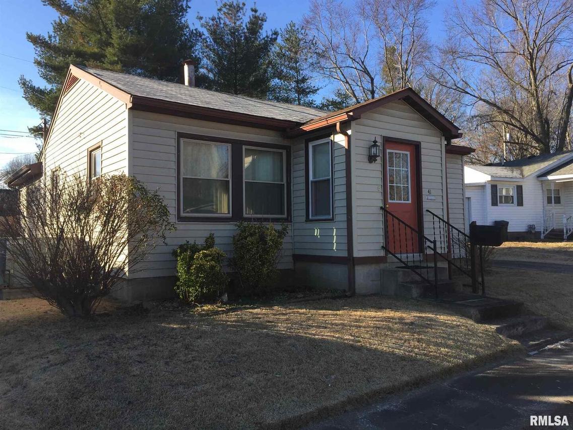 41 Orchard Dr., Herrin, IL 62948