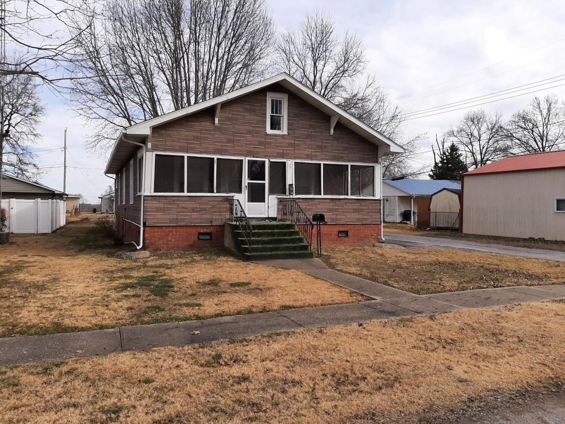 104 School St., Zeigler, IL 62999