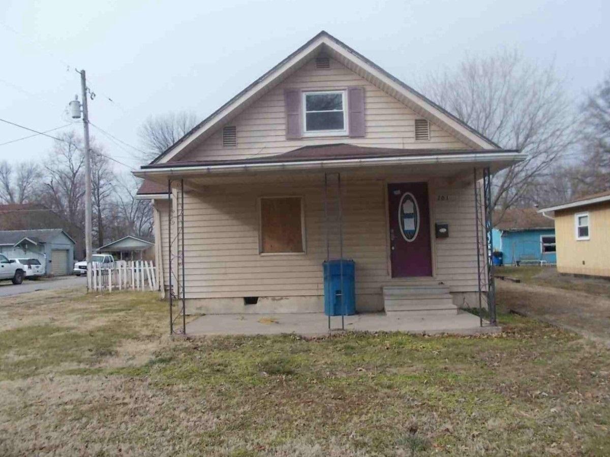 701 Highland St., Benton, IL 62812