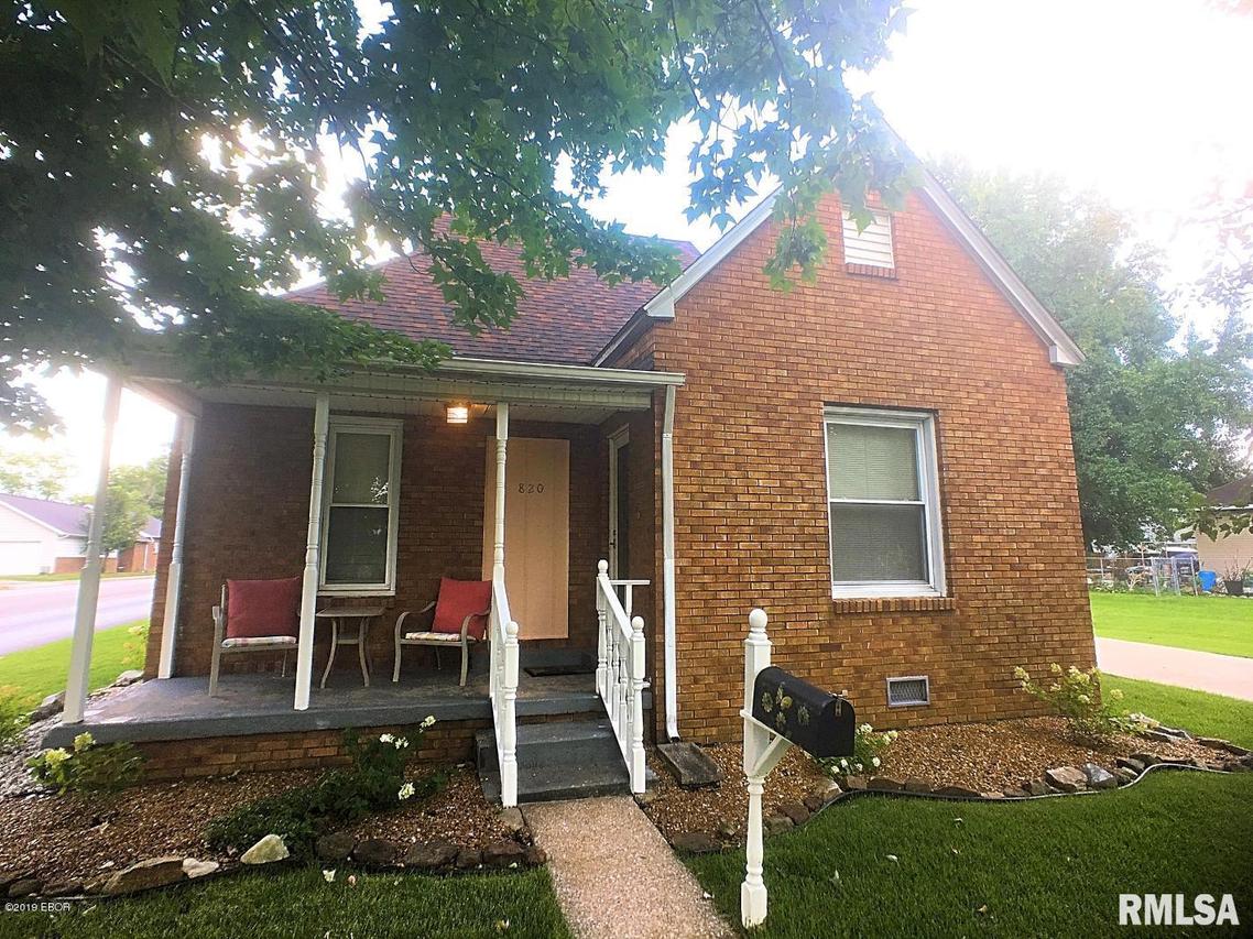 820 N 13th St., Herrin, IL 62948
