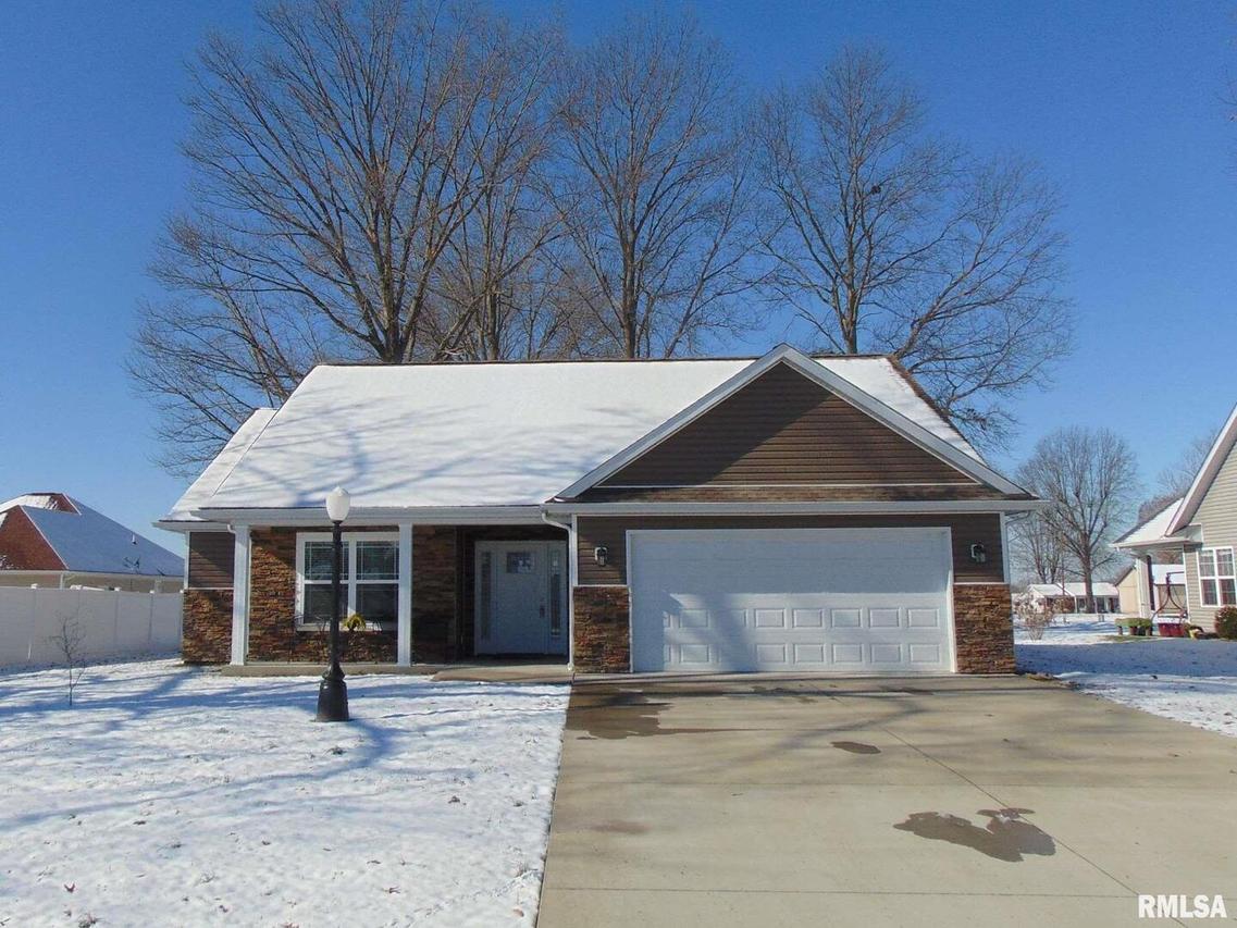 113 Twin Lake, Carterville, IL 62918