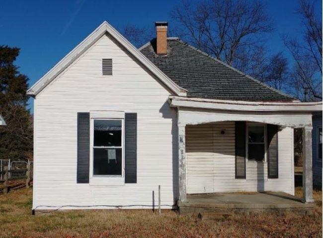 612 W 4th St., Mt Carmel, IL 62863