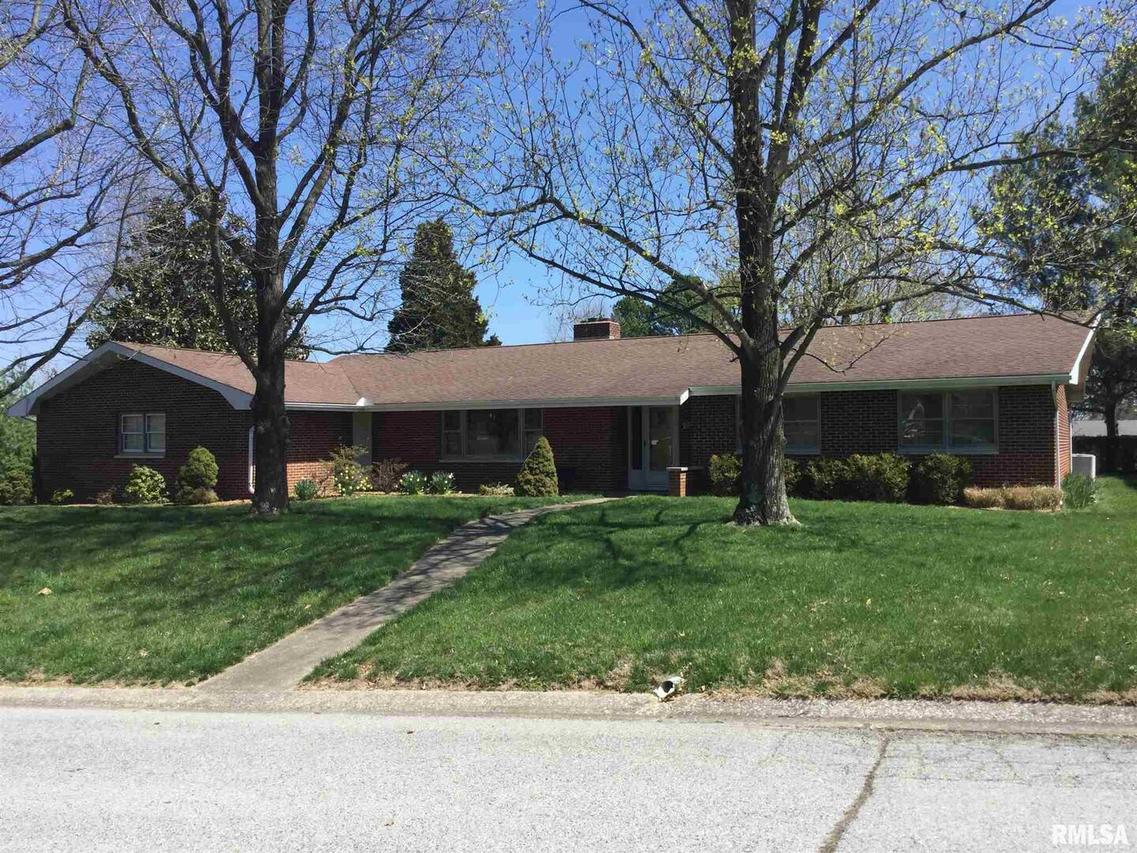 209 Peach Dr., Anna, IL 62906