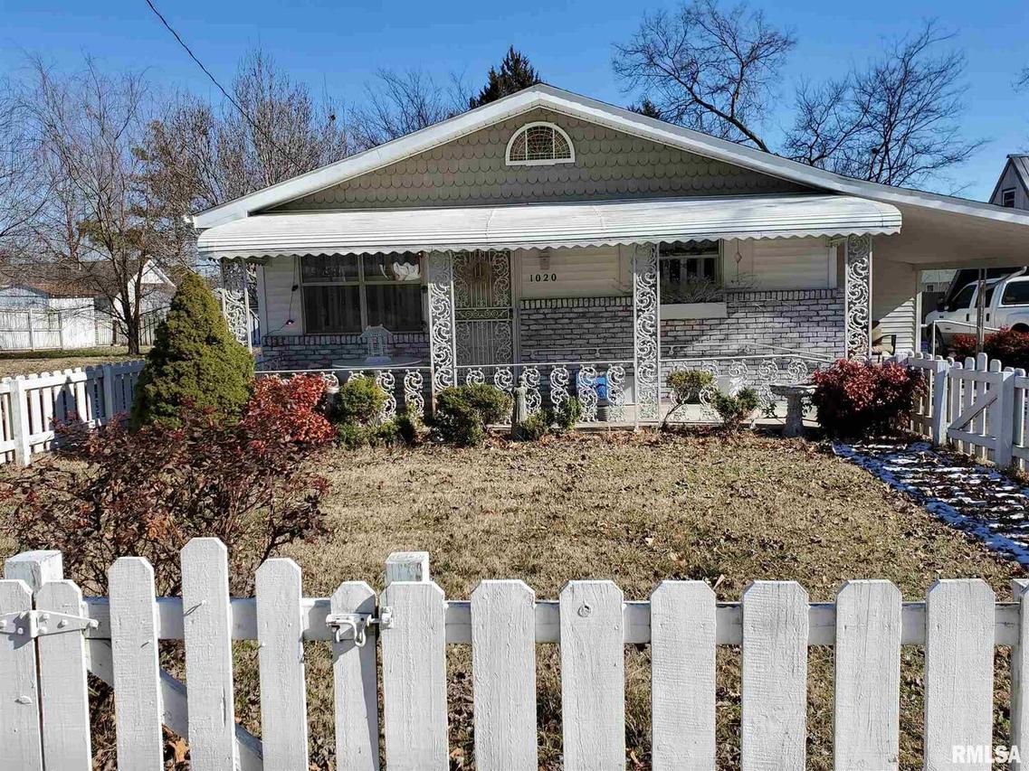 1020 S Main St., Harrisburg, IL 62946