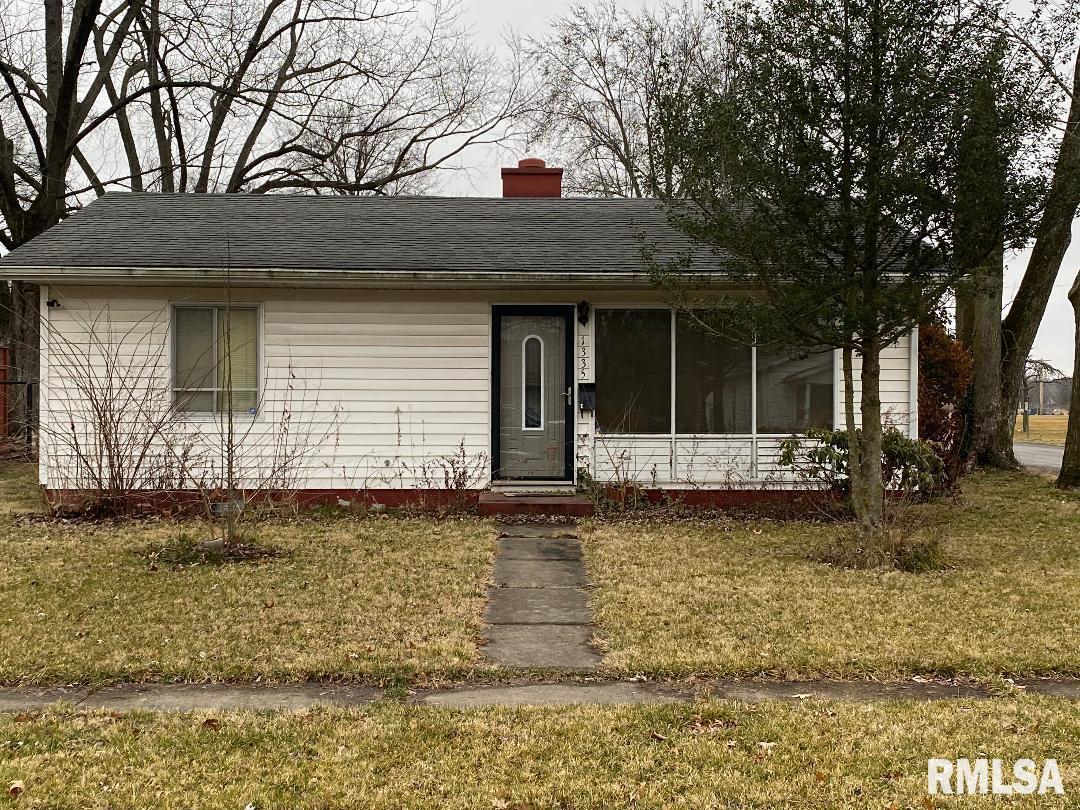 1335 S Pine St., Centralia, IL 62801