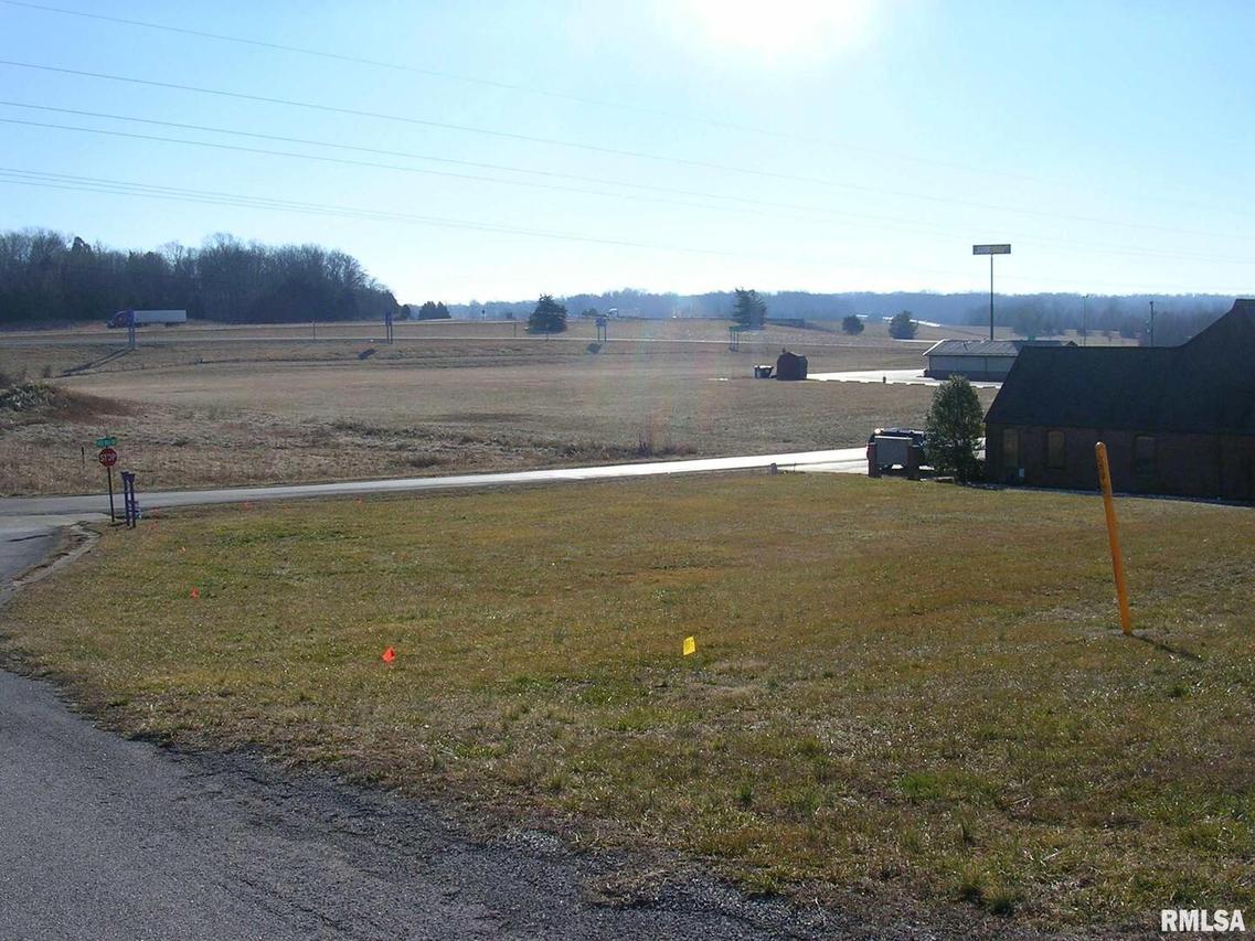 000 Commercial Dr., Vienna, IL