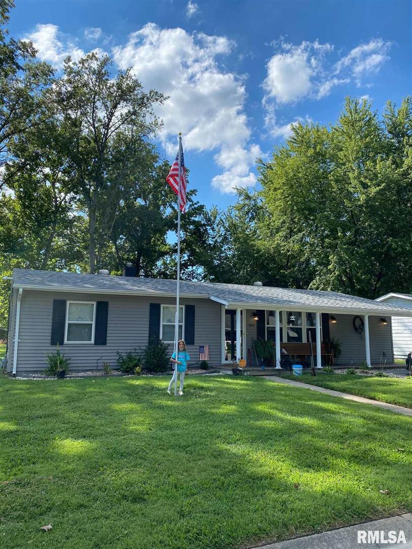 300 N Janet Dr., Centralia, IL 62801
