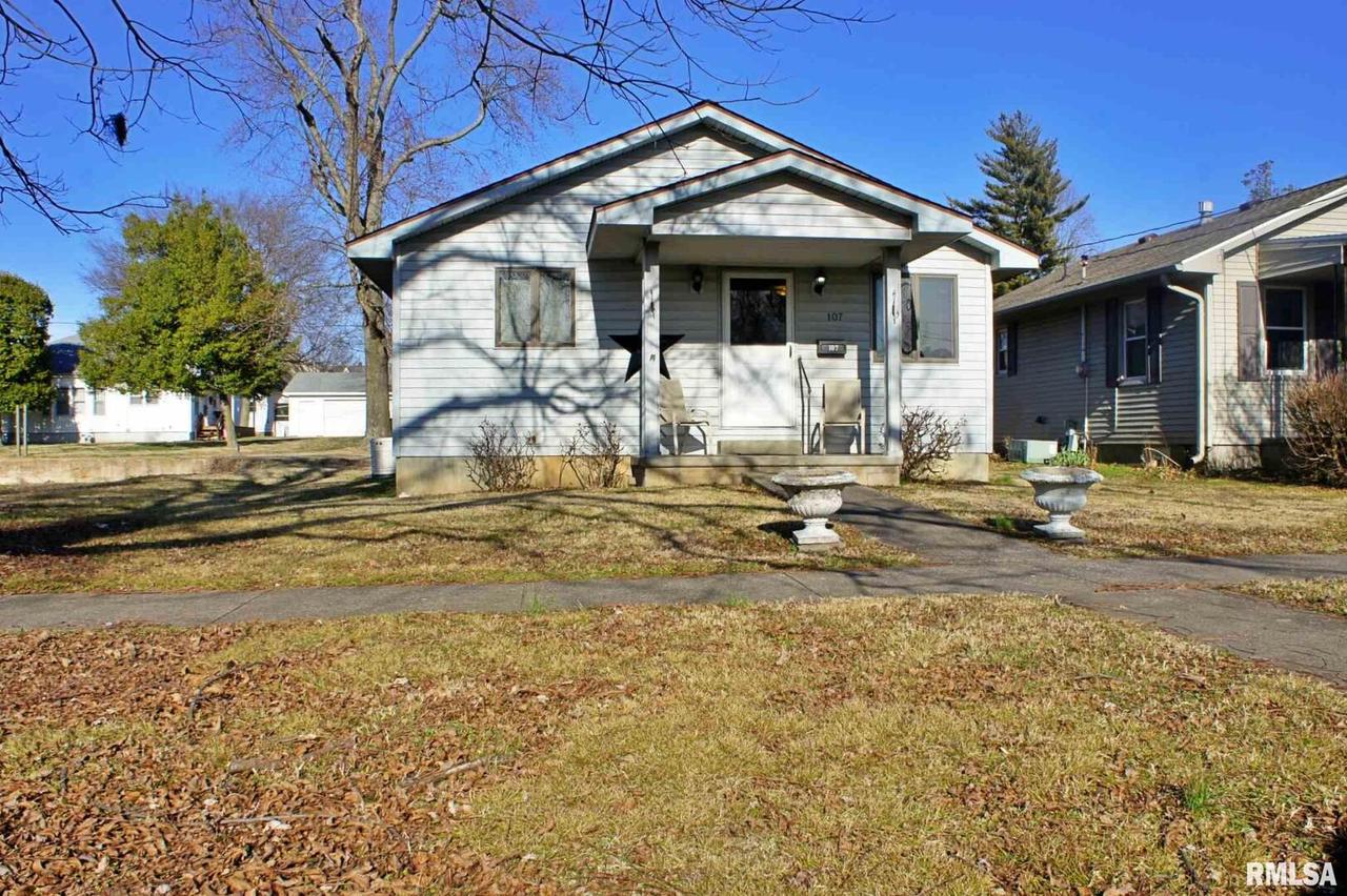 107 E 8th St., Metropolis, IL 62960