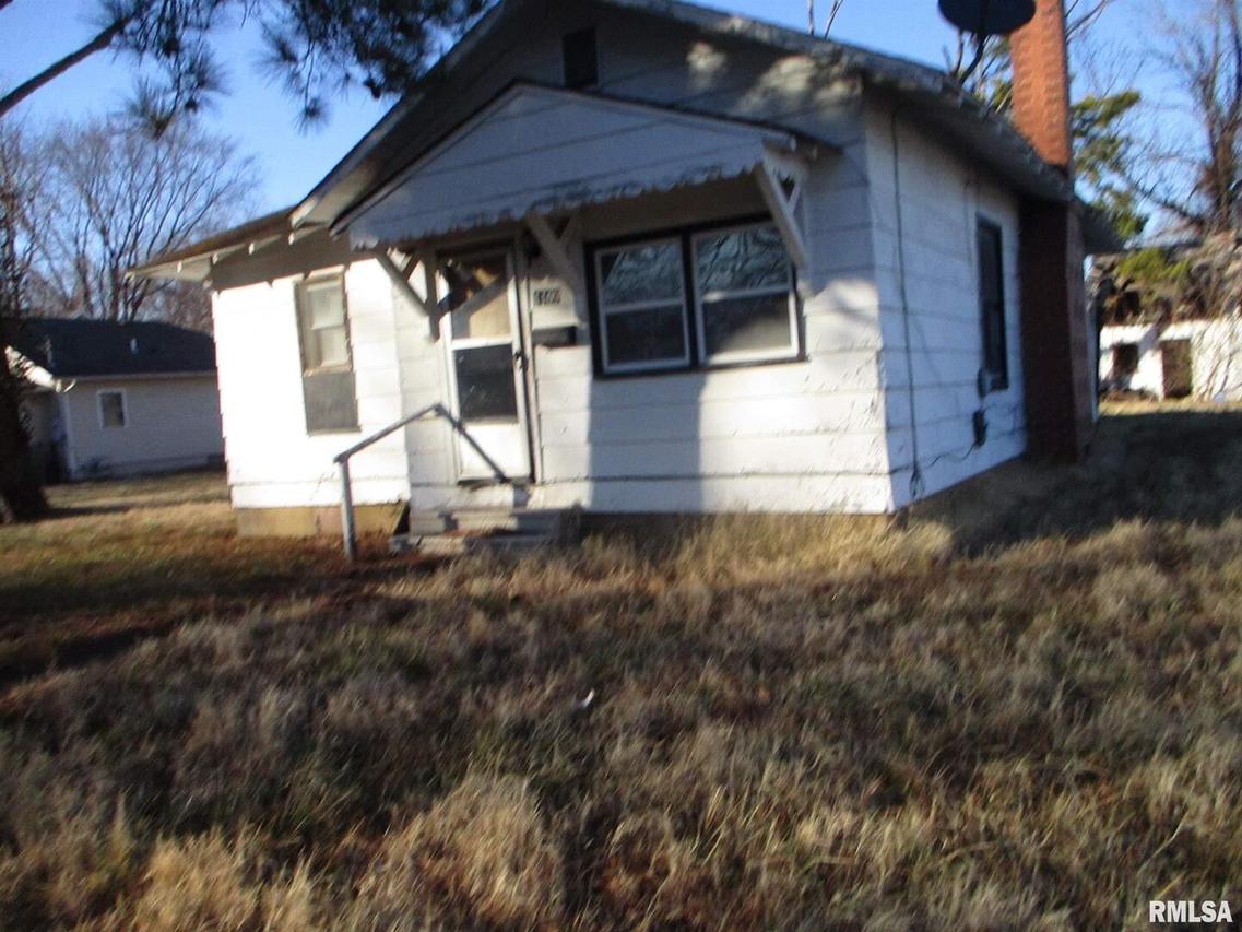 1109 E Webster Ave., Benton, IL 62812