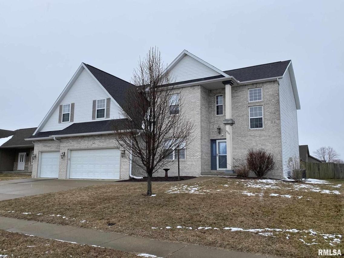 325 Podres Ln., Chatham, IL 62629
