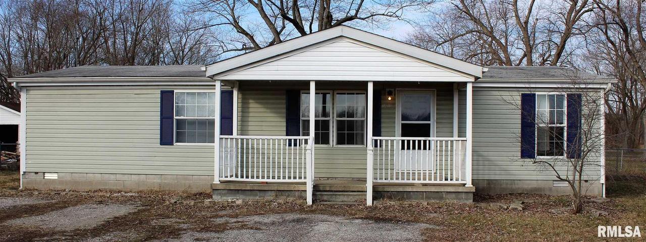 1413 S College St., Salem, IL 62881