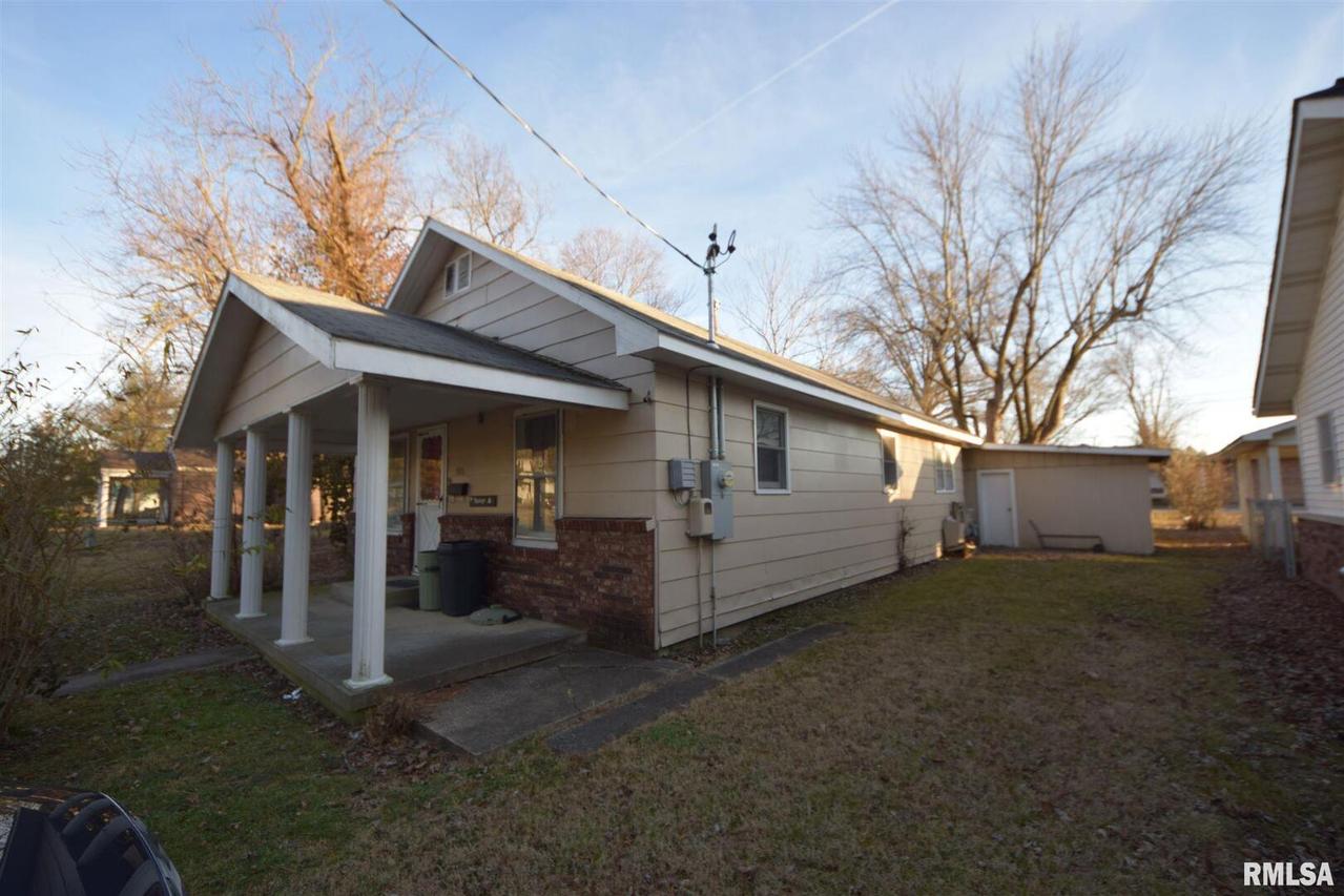 906 W Poplar St., West Frankfort, IL 62896