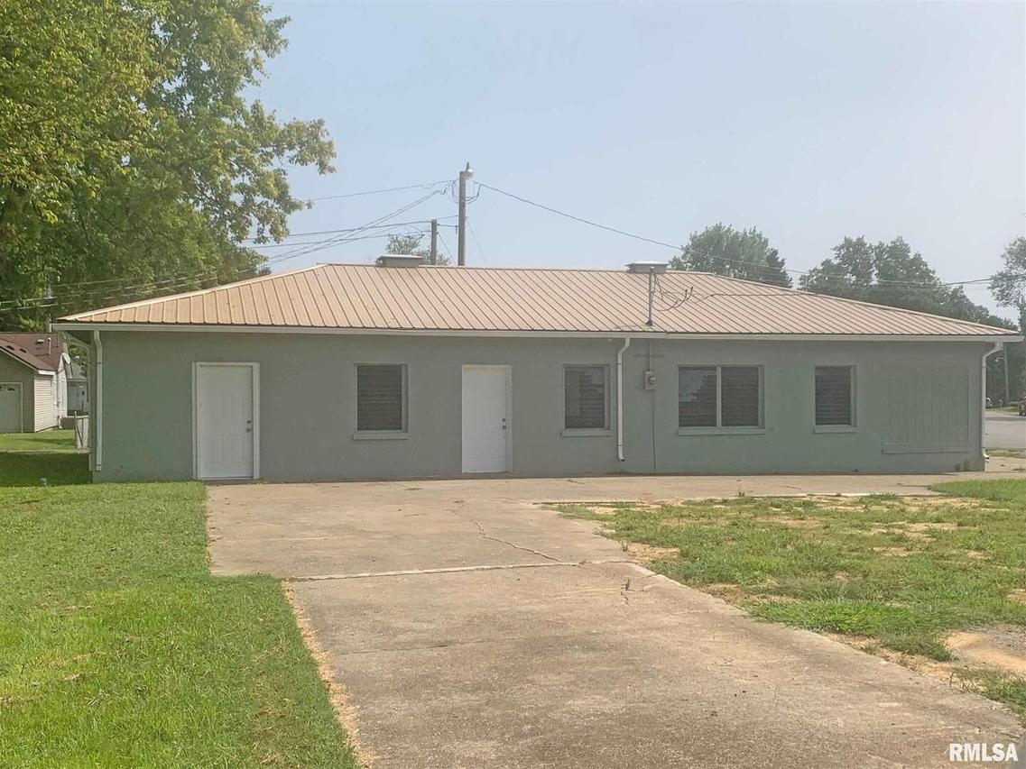 811 W 18th St., Metropolis, IL 62960