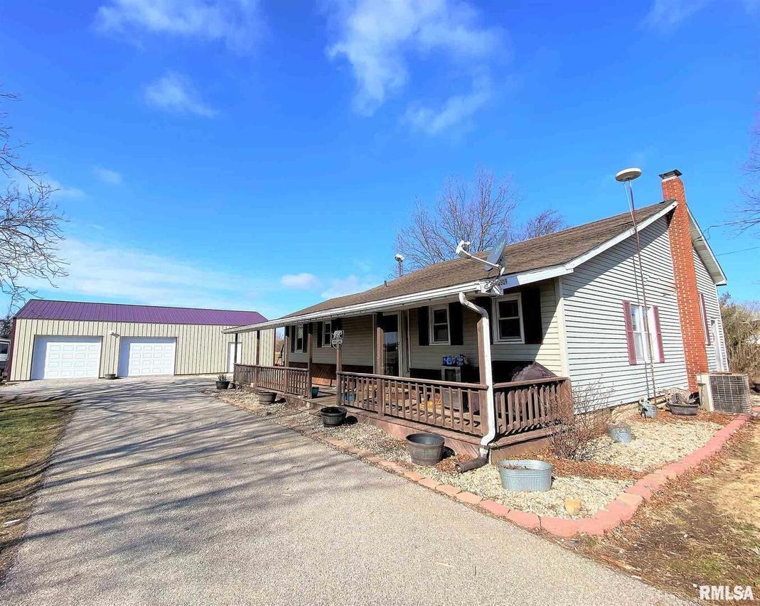 2309 N State Rd., Flora, IL 62839