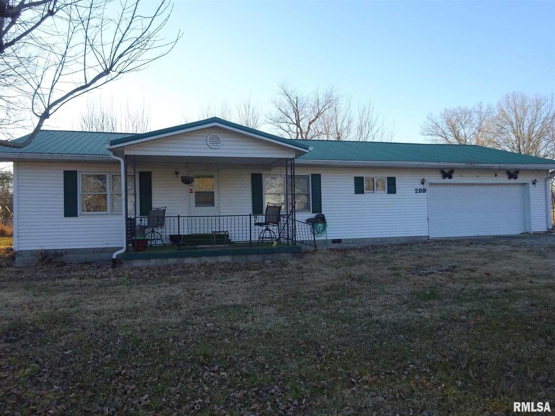 209 N Pyle St., Carrier Mills, IL 62917