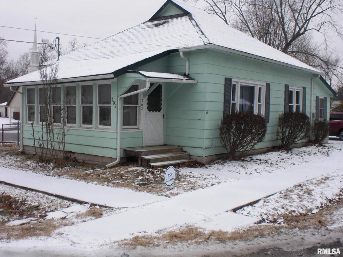 302 S Poplar St., Cambria, IL 62915