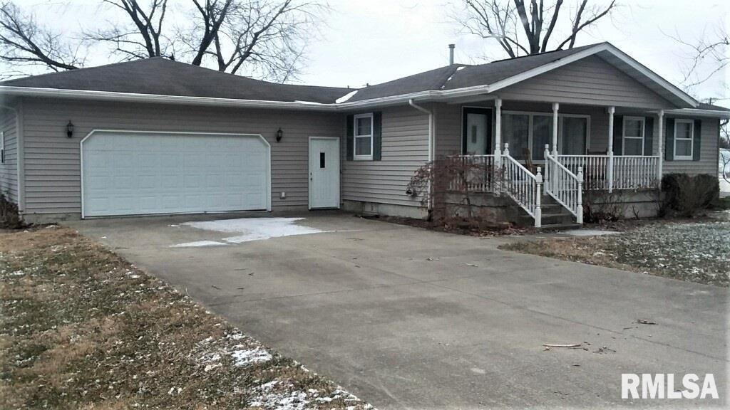 201 E 3rd St., Hoffman, IL 62250